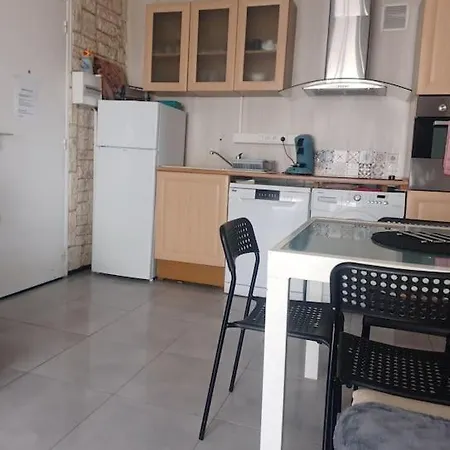 Apartamento 2 Chambre, Climatisation, à 50m *