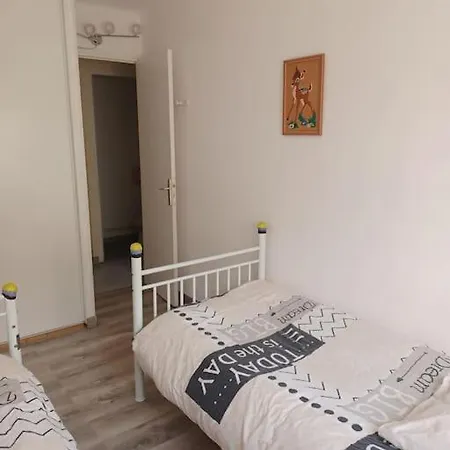 2 Chambre, Climatisation, A 50m Apartamento