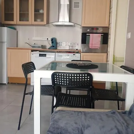 2 Chambre, Climatisation, à 50m Apartamento *